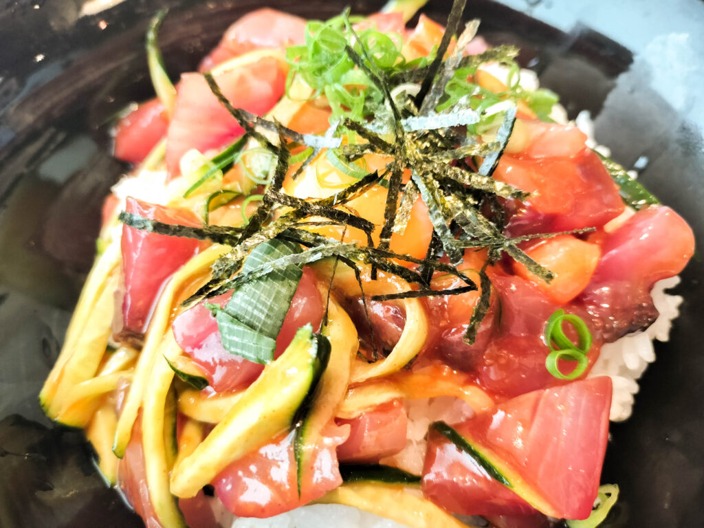 楽食屋ほろほろ蒲郡店海鮮ユッケ丼