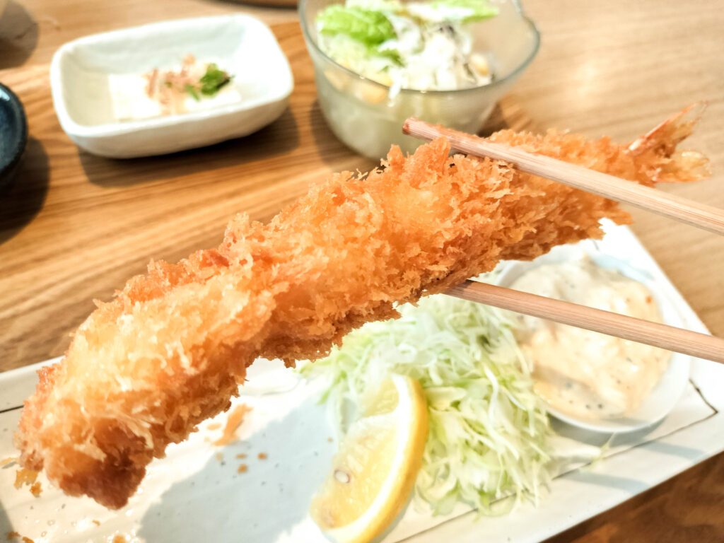 楽食屋ほろほろ蒲郡店海鮮ユッケ丼エビフライ定食