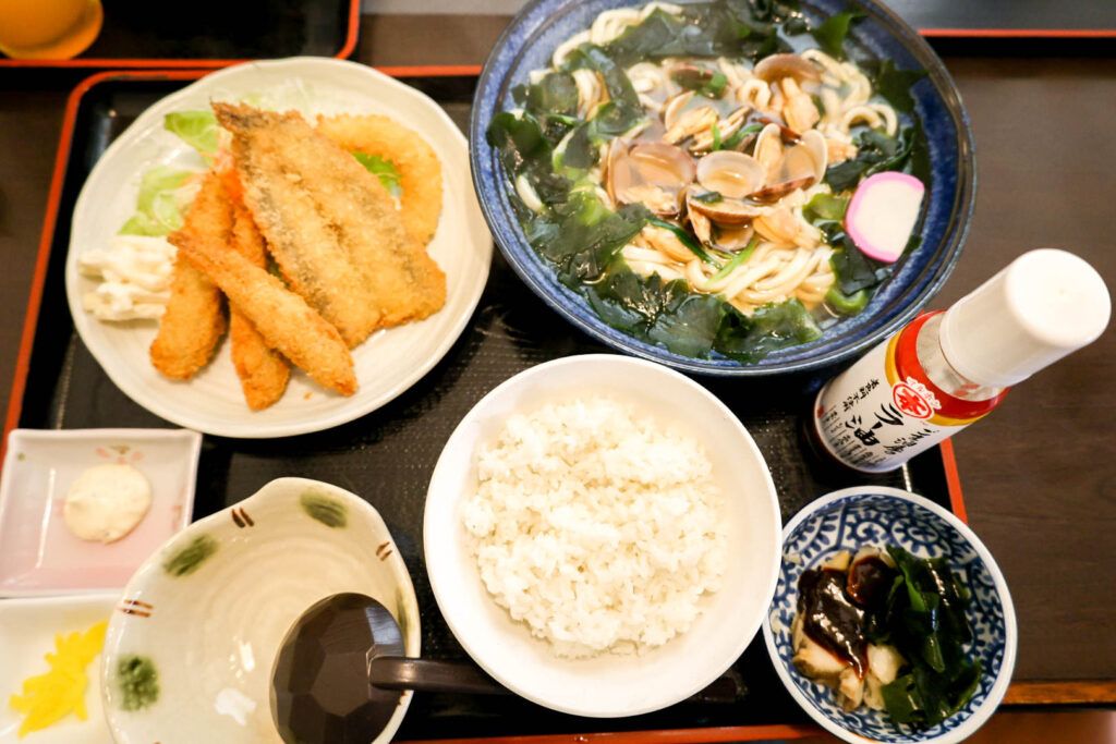 蒲郡グルメの蒲郡うどん得盛ガマゴオリうどん定食