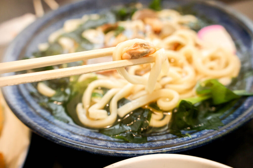 蒲郡グルメの蒲郡うどん得盛ガマゴオリうどん定食